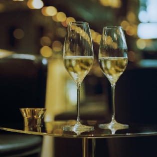 Kit Champagne ITALESSE: RICHARD JUHLIN OPTIMUM (6 Taças) + uma Rolha OCEAN STOPPER QUICK Transparente